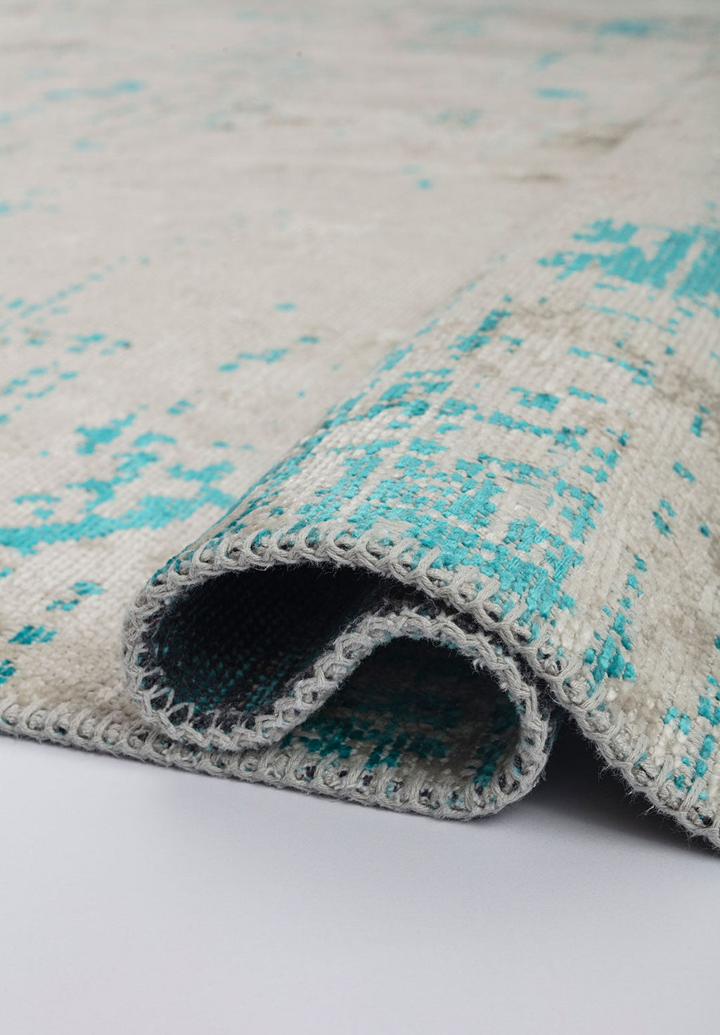 Space White - Turquoise Rug