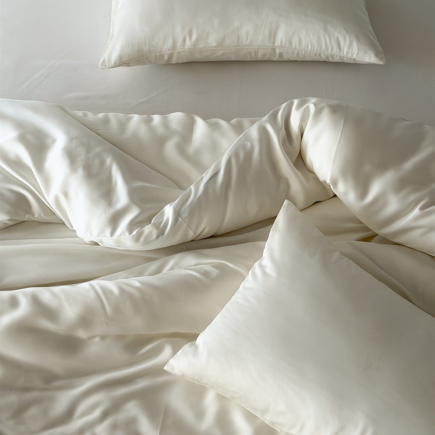 Ruffle Skirt Silky Bedding Set