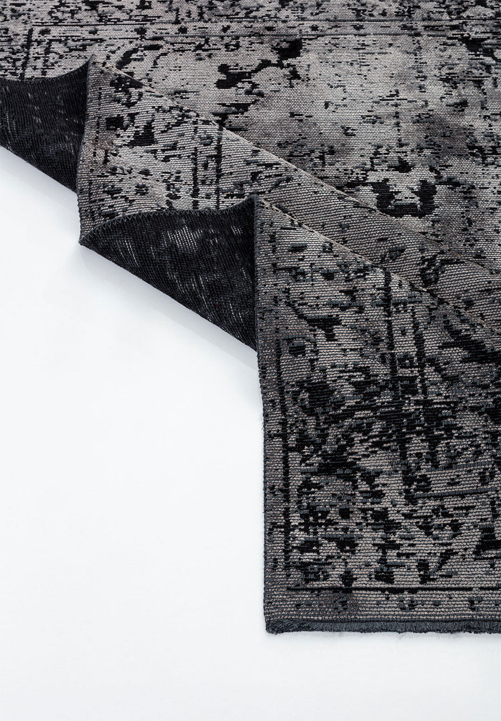 Ivy Grey - Black Rug