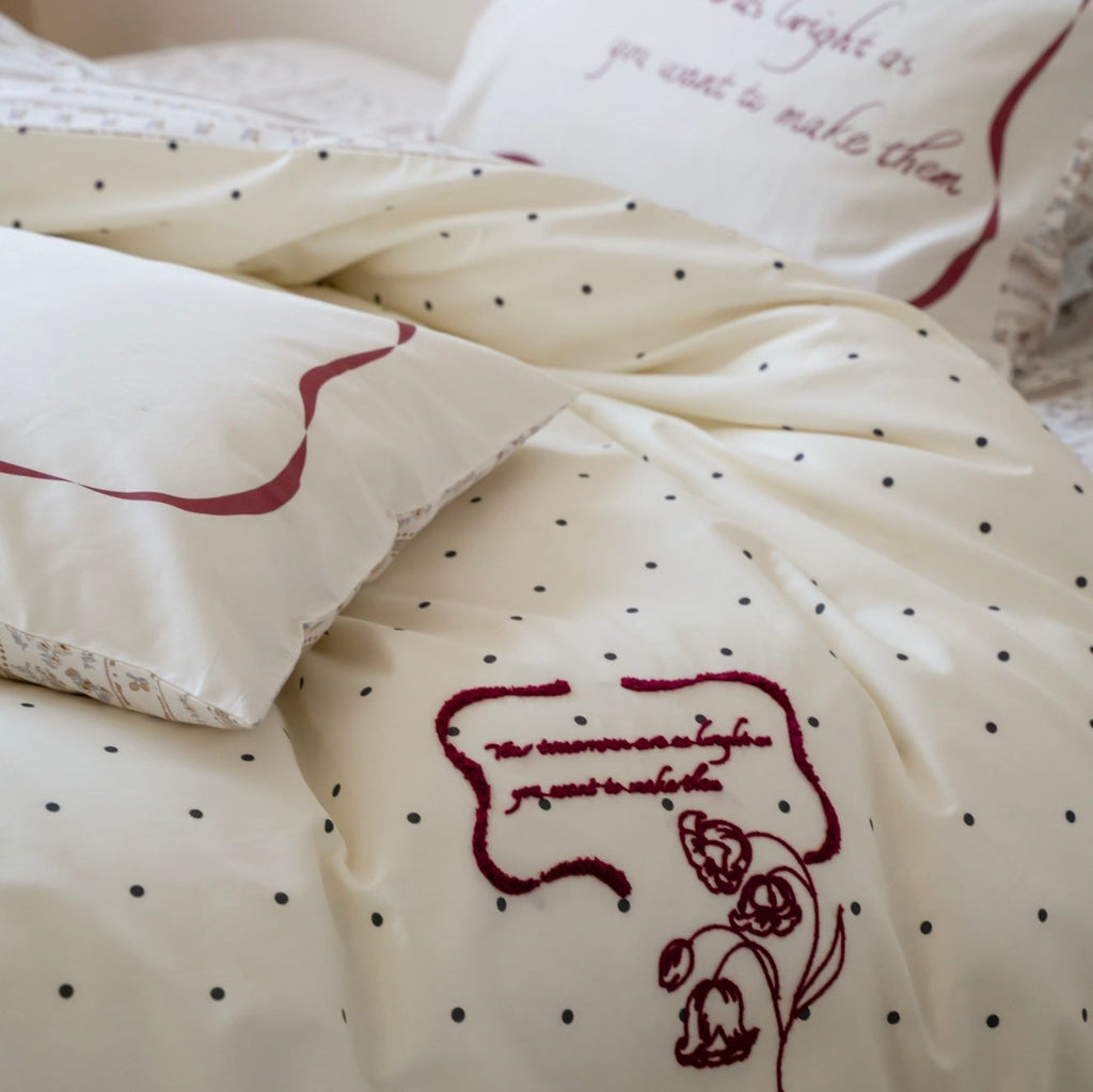 Crisp White Spot Bedding Set