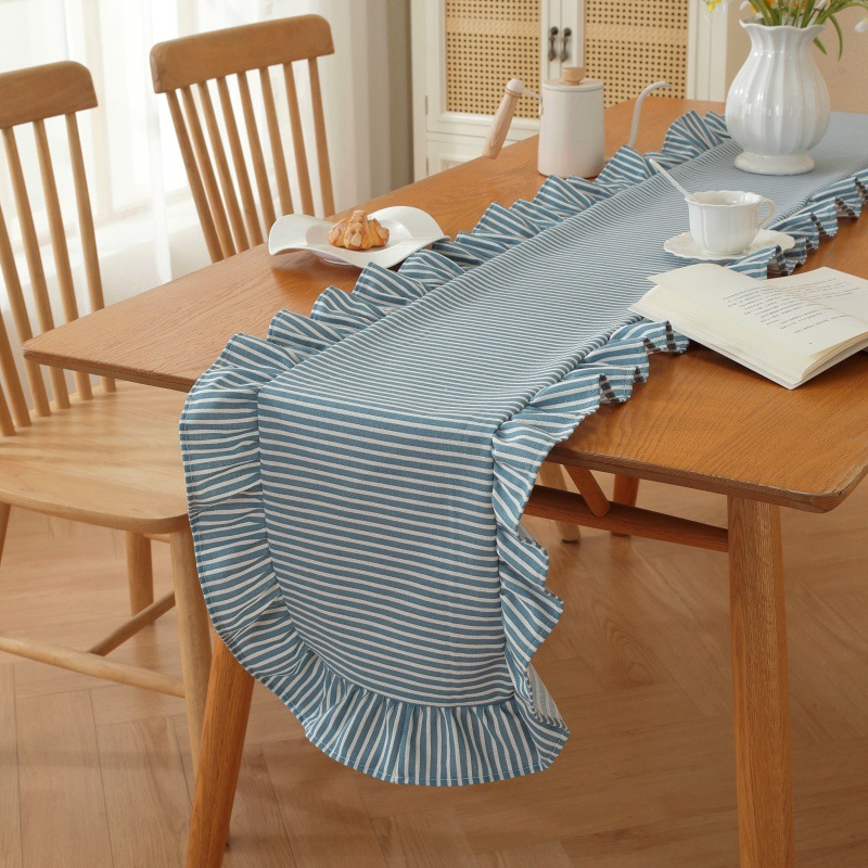 Sweet Ruffle Table Runner