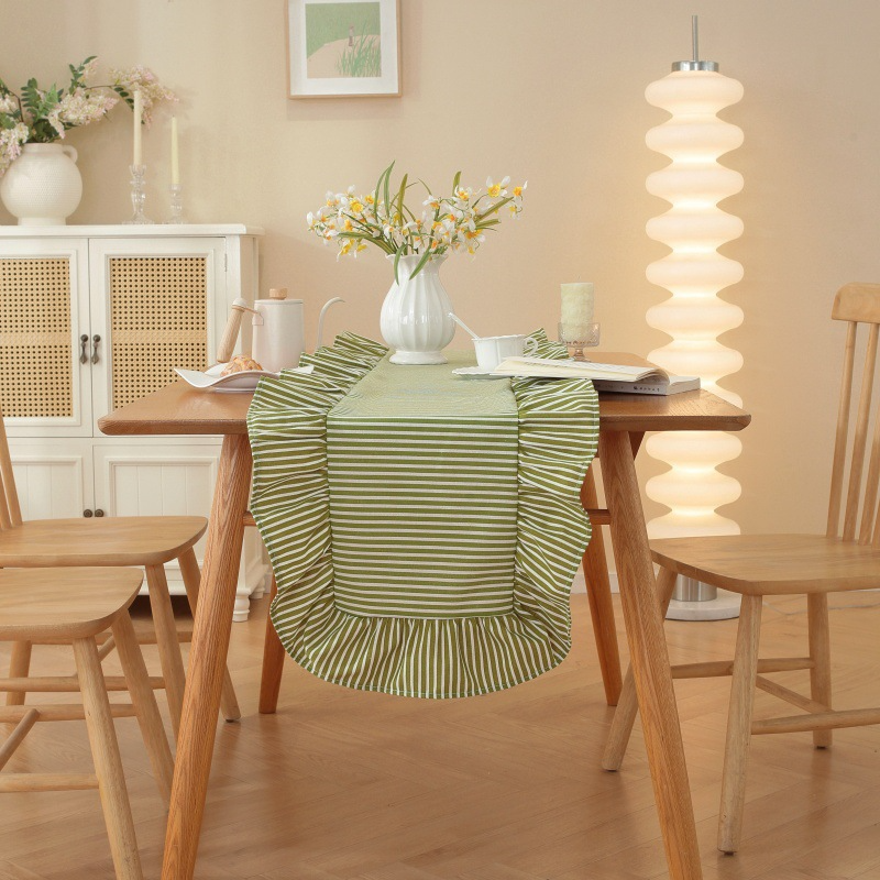 Sweet Ruffle Table Runner