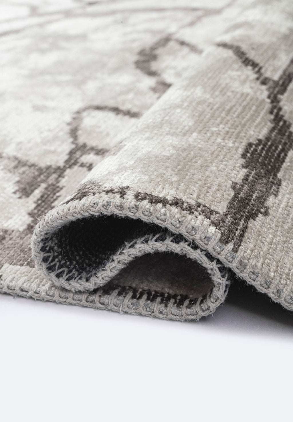 Flaw Dark Grey - Ecru Rug
