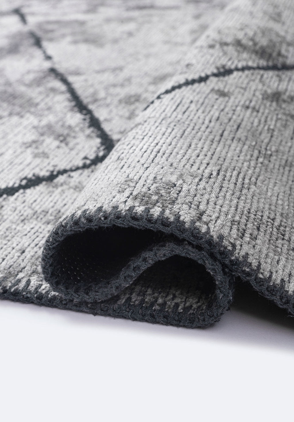 Spider Matte Black - Light Grey Rug