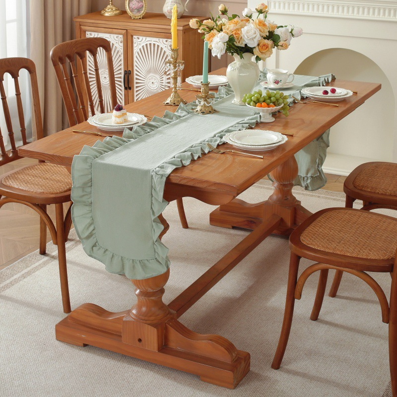Sweet Ruffle Table Runner
