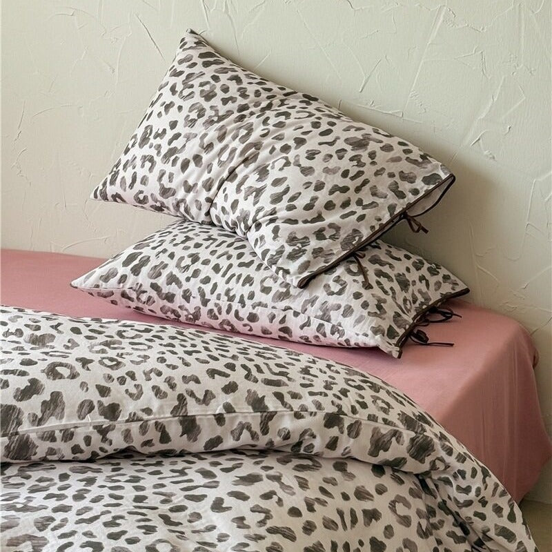 Tie-Knot Leopard Bedding Set