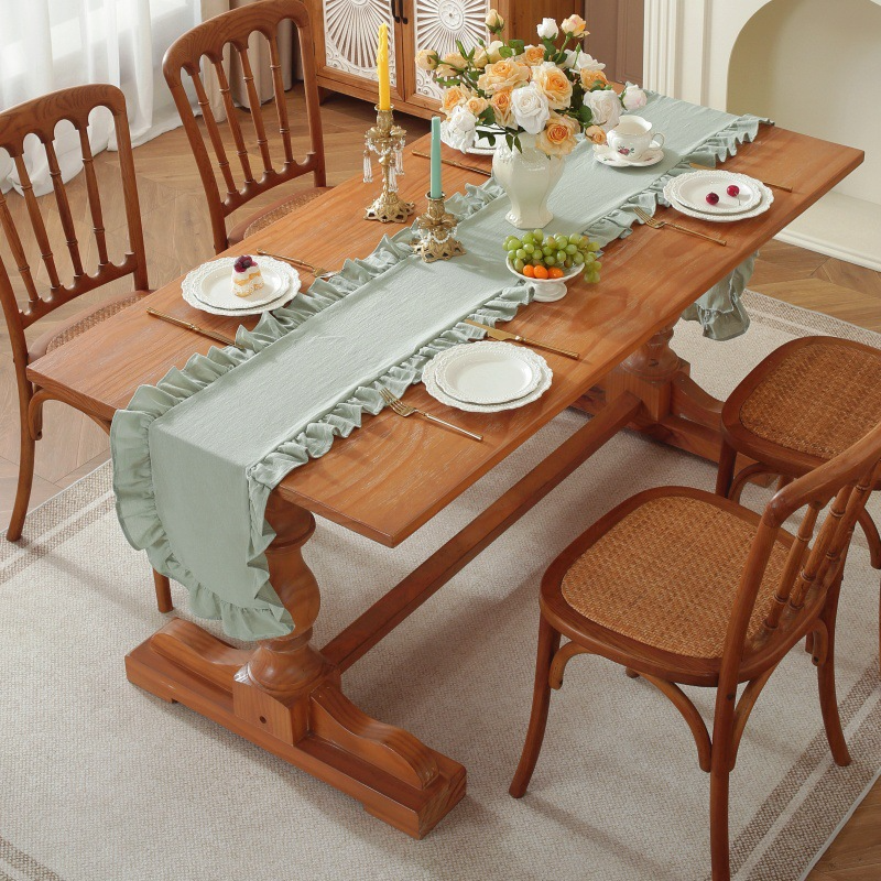 Sweet Ruffle Table Runner