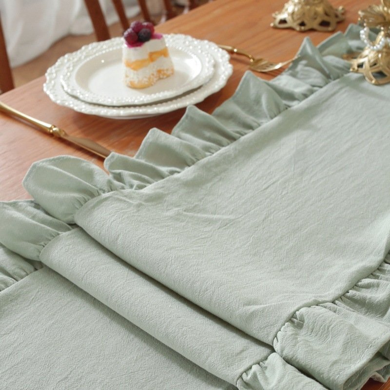 Sweet Ruffle Table Runner