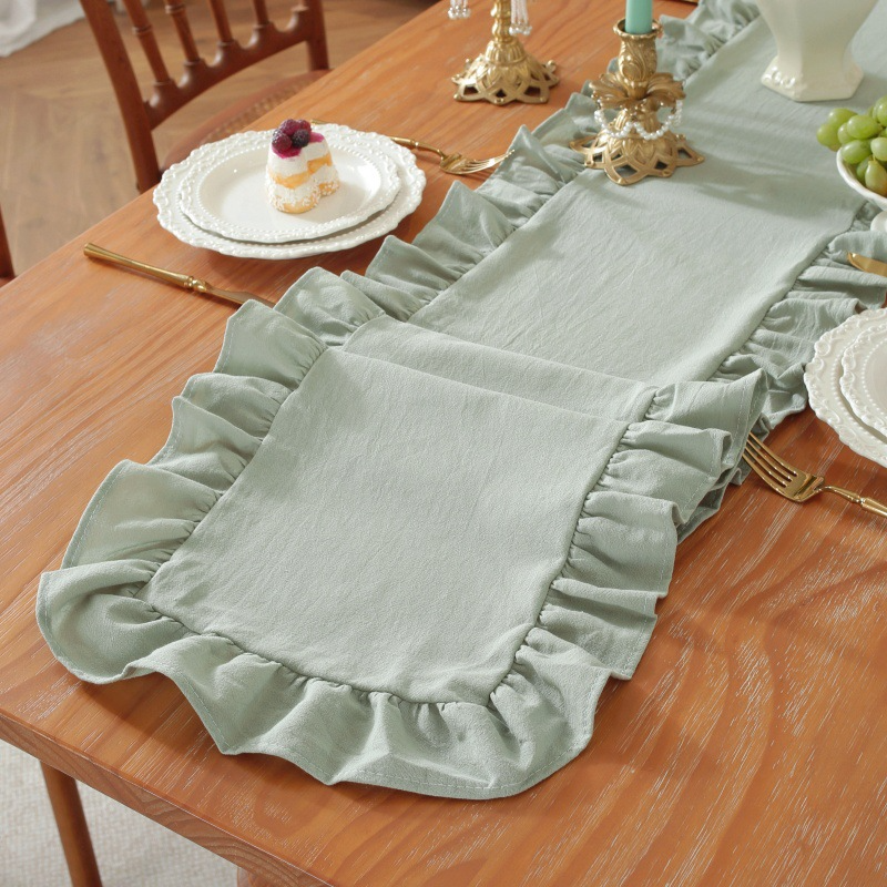 Sweet Ruffle Table Runner