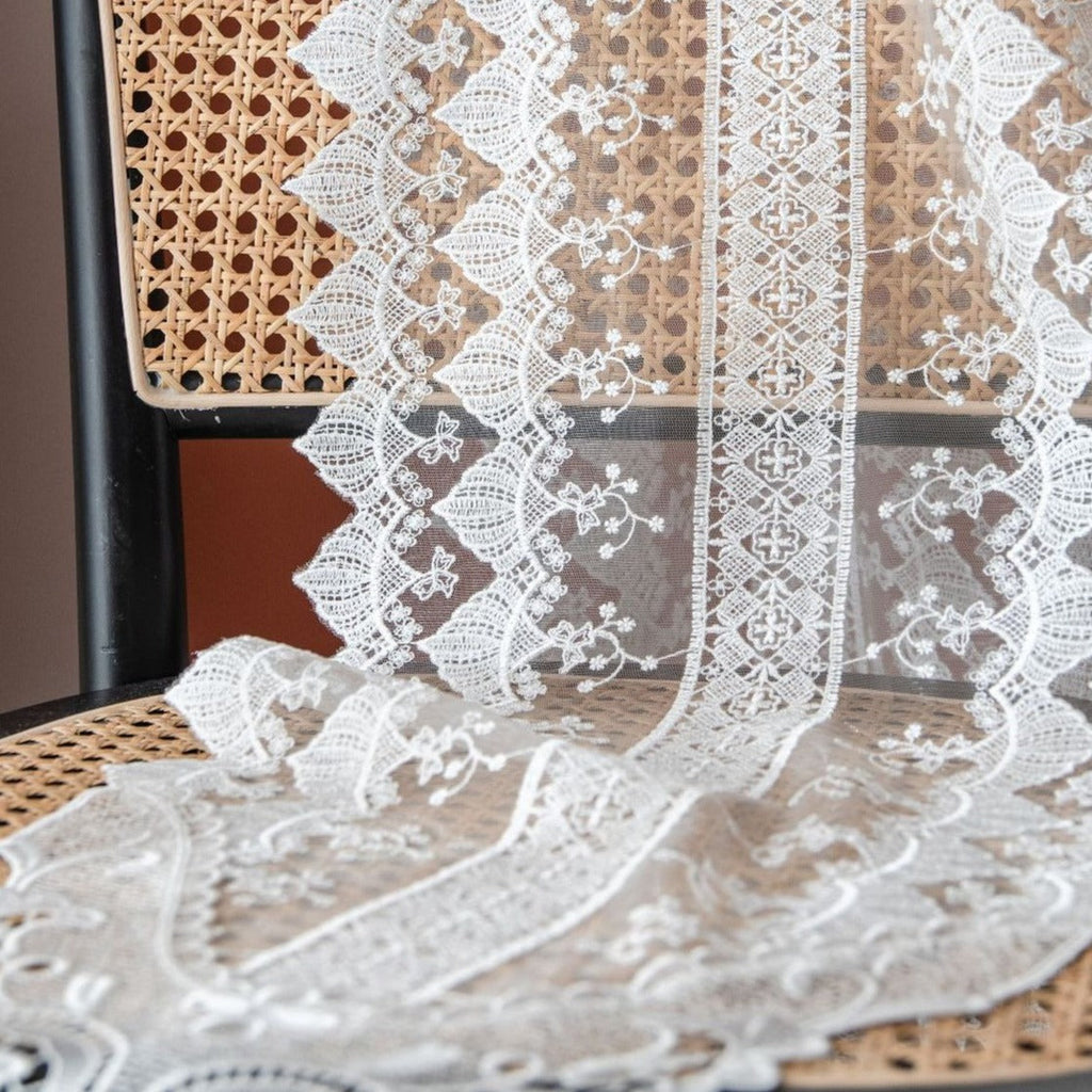 Old Floral Lace Table Runner
