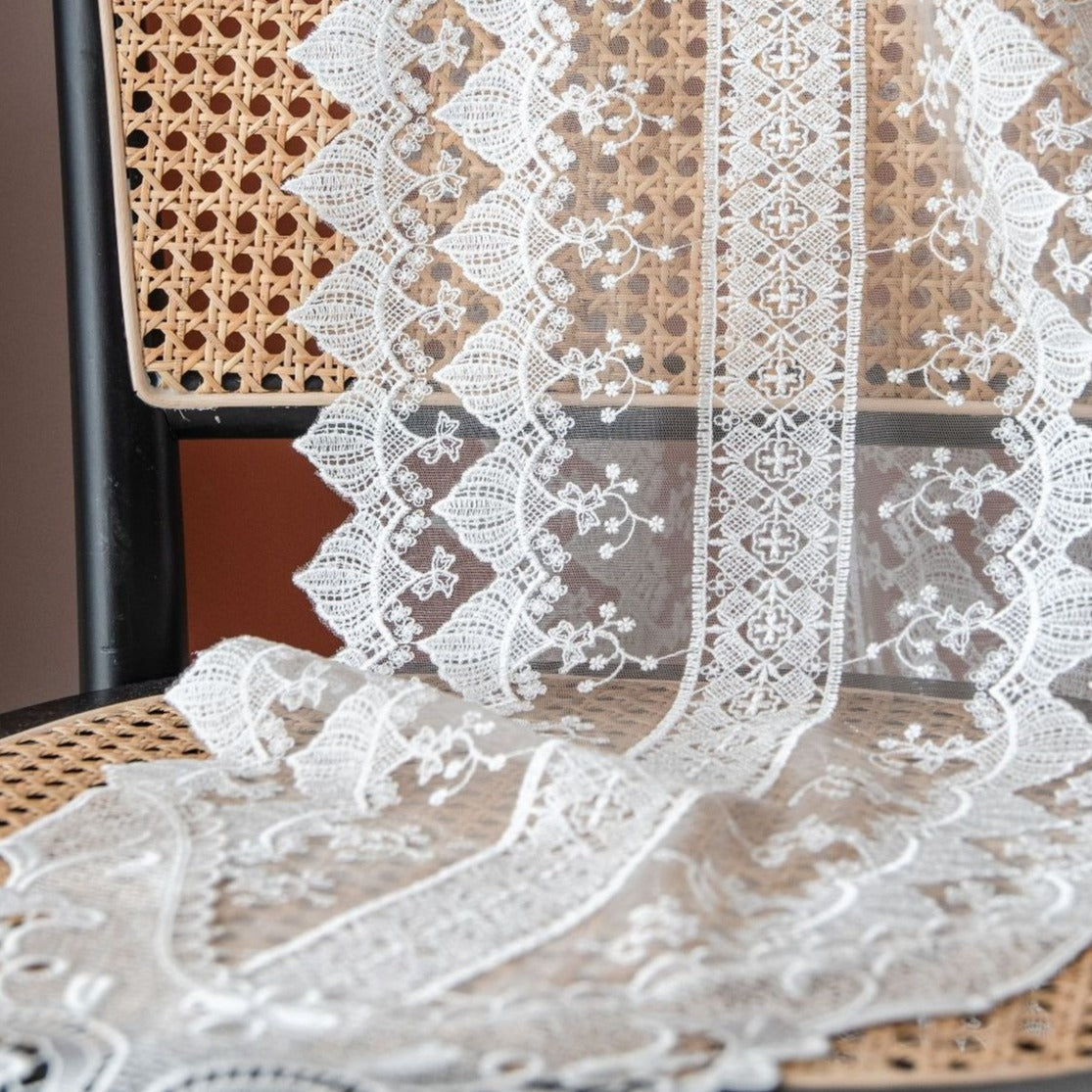 Old Floral Lace Table Runner