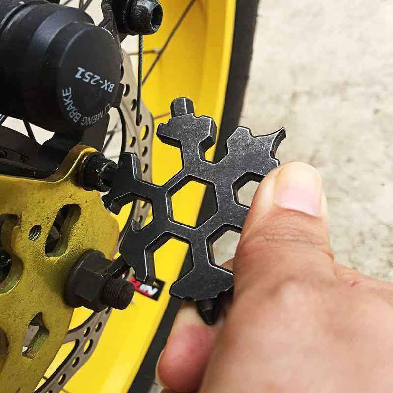 18-in-1 Stainless Steel Snowflakes Multi-Tool