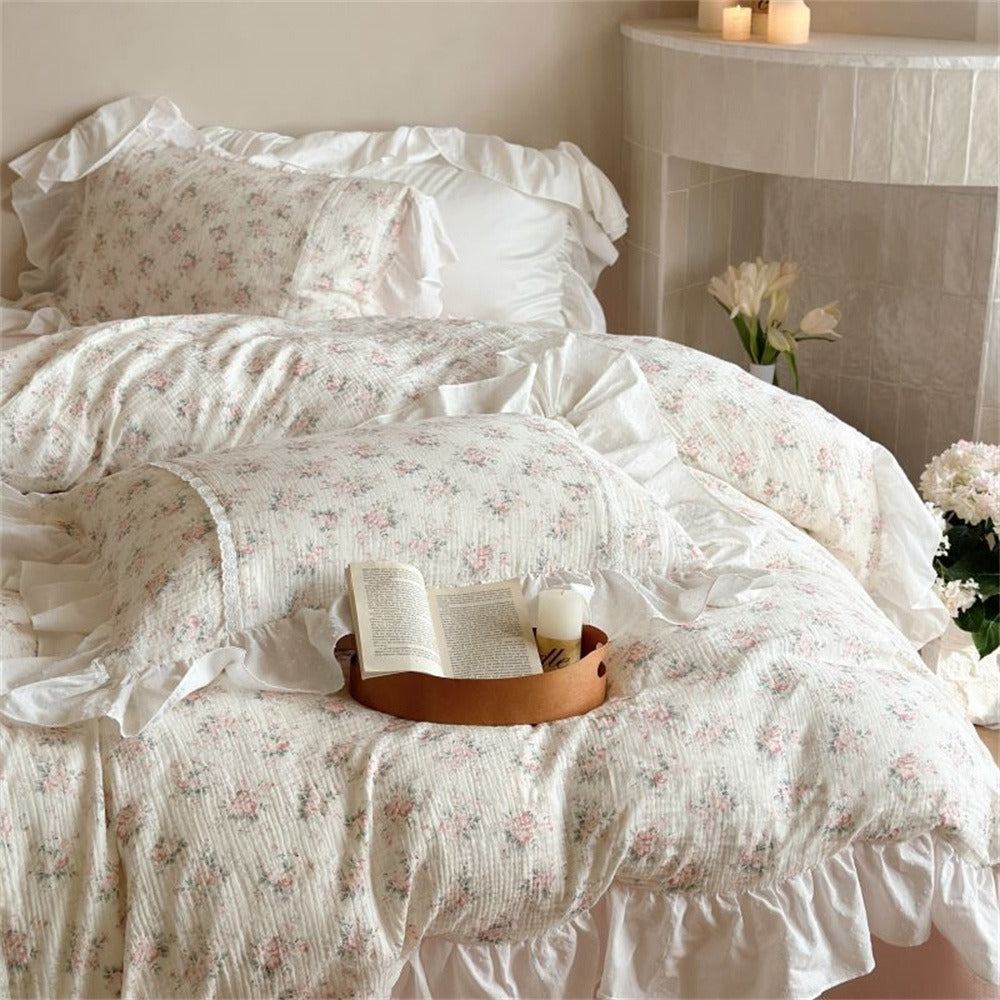 Soft Blooming Bedding Set