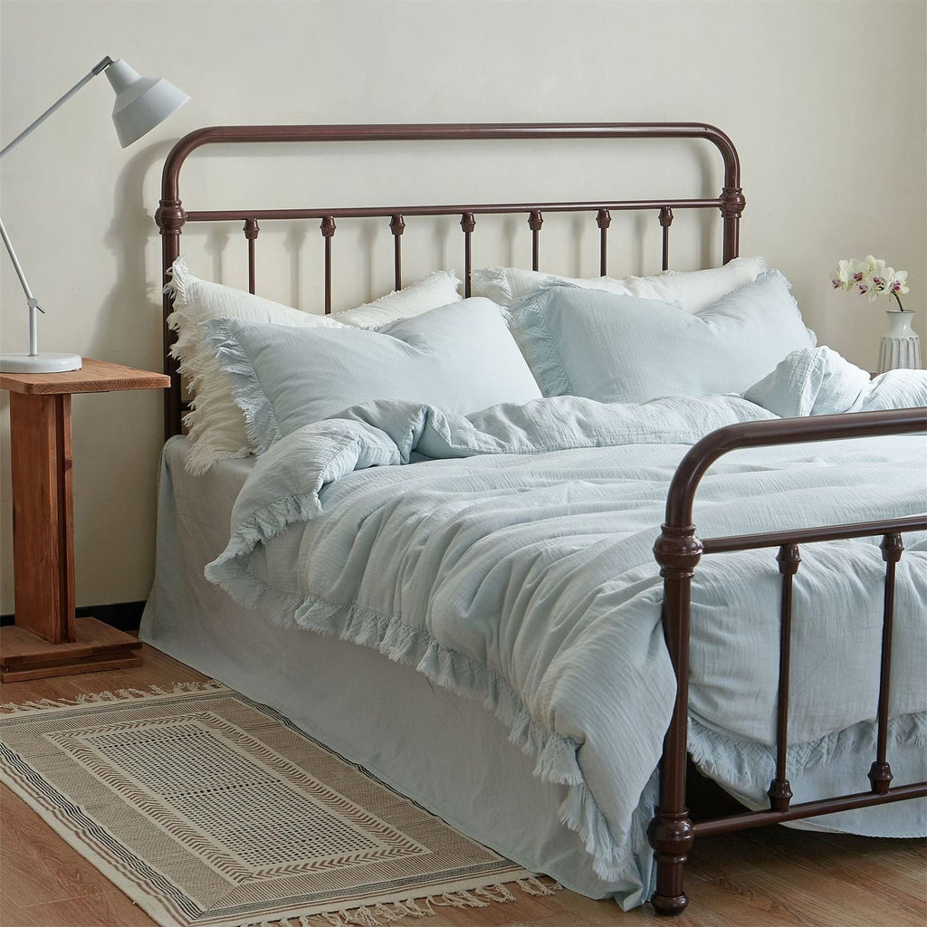 Cloud Tassel Bedding Set