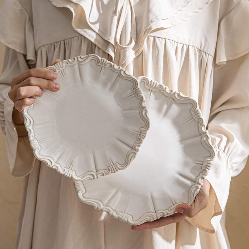 Ivory Scallop Antique Dinnerware