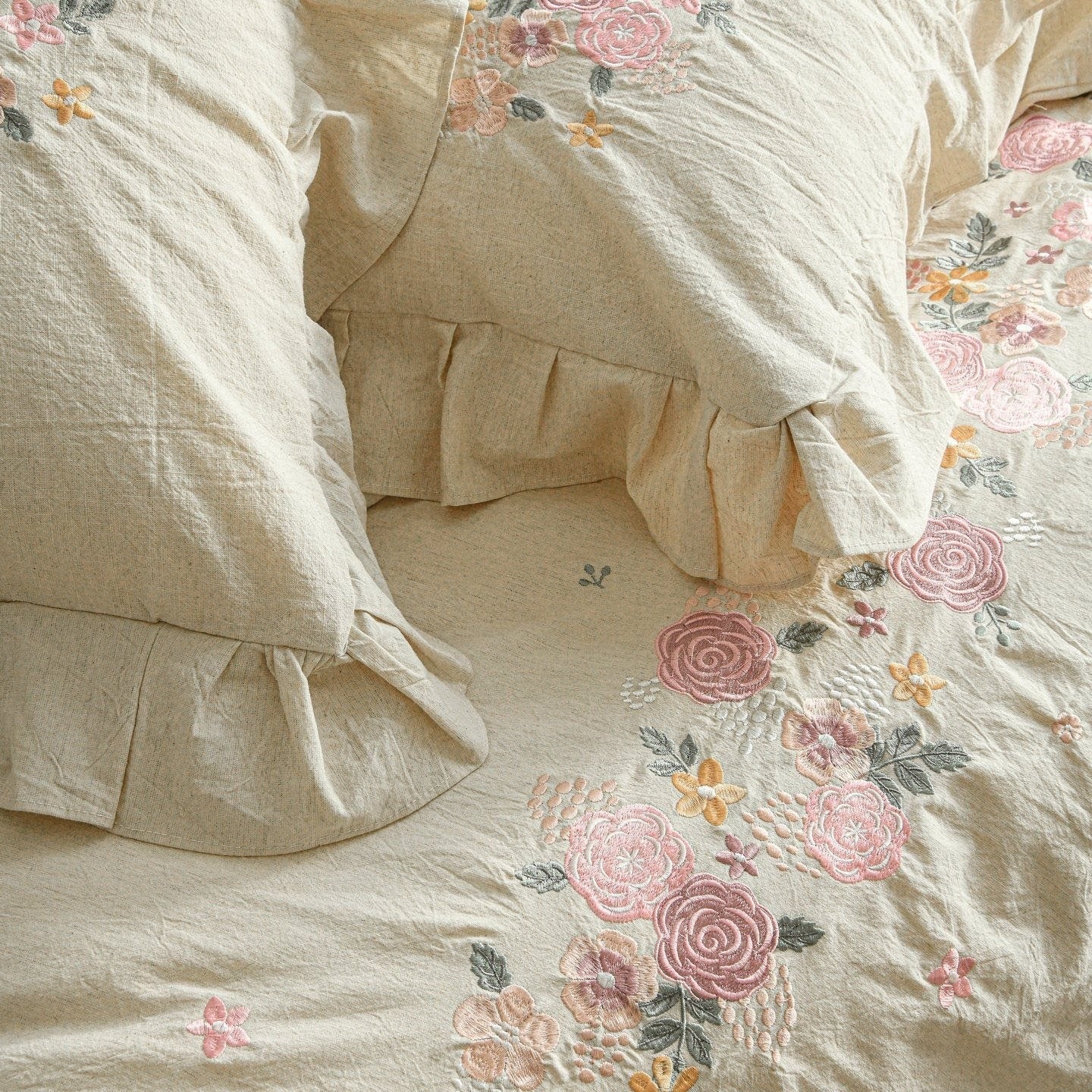 Prairie Rose Ruffle Bedding Set