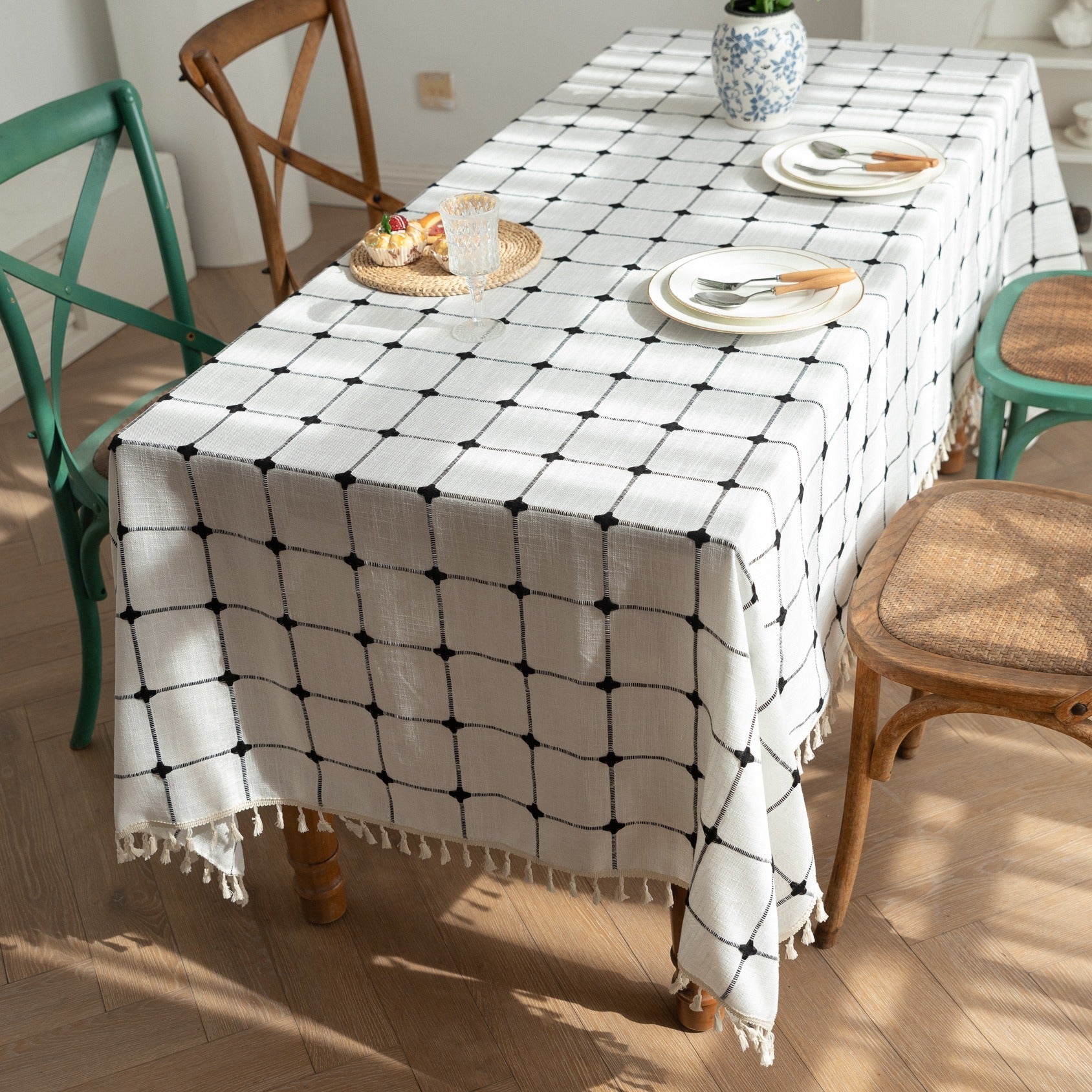 Cottage Grid Tassel Tablecloth