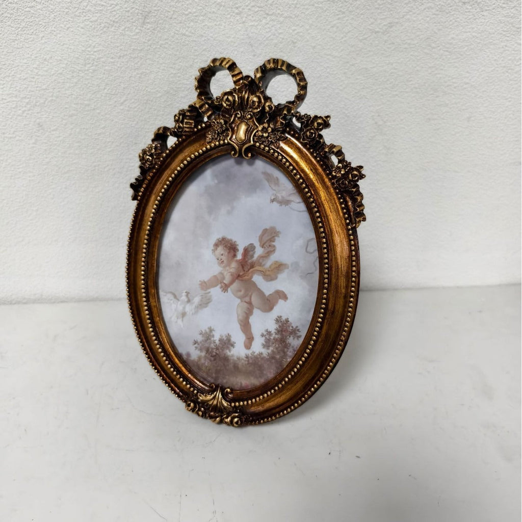 Romantic Bow Vintage Frame