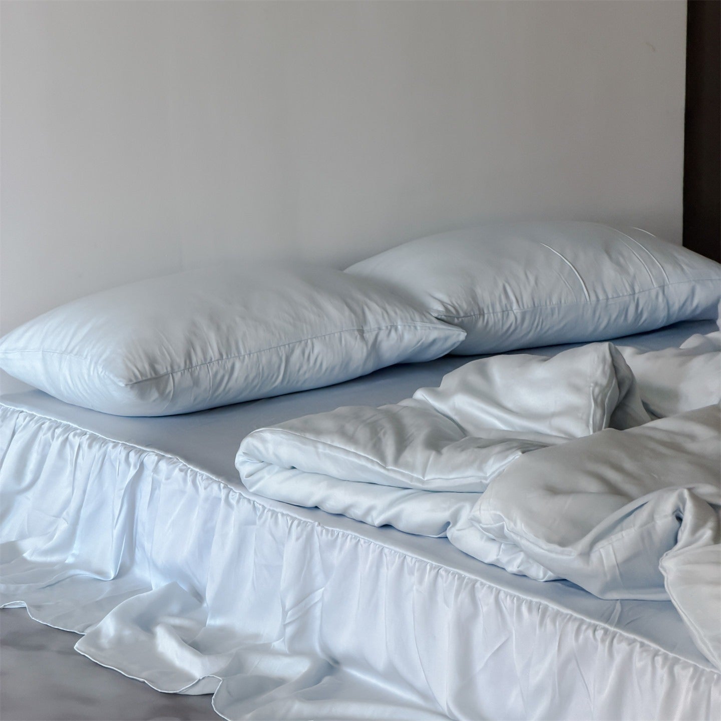 Ruffle Skirt Silky Bedding Set