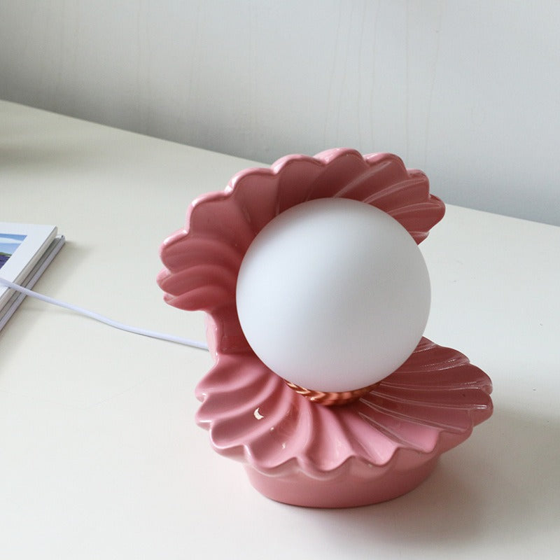 Lustre Shell Table Light