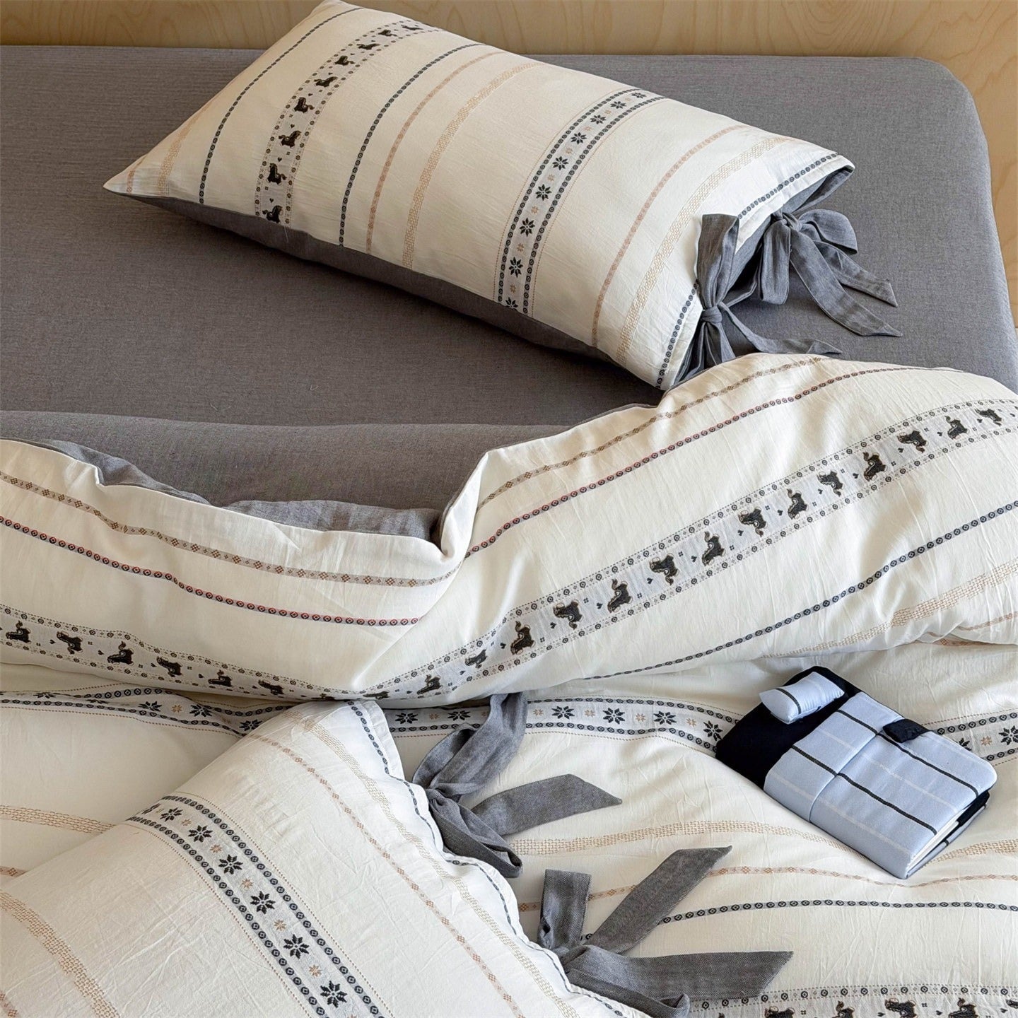 Cottage Pony Bedding Set