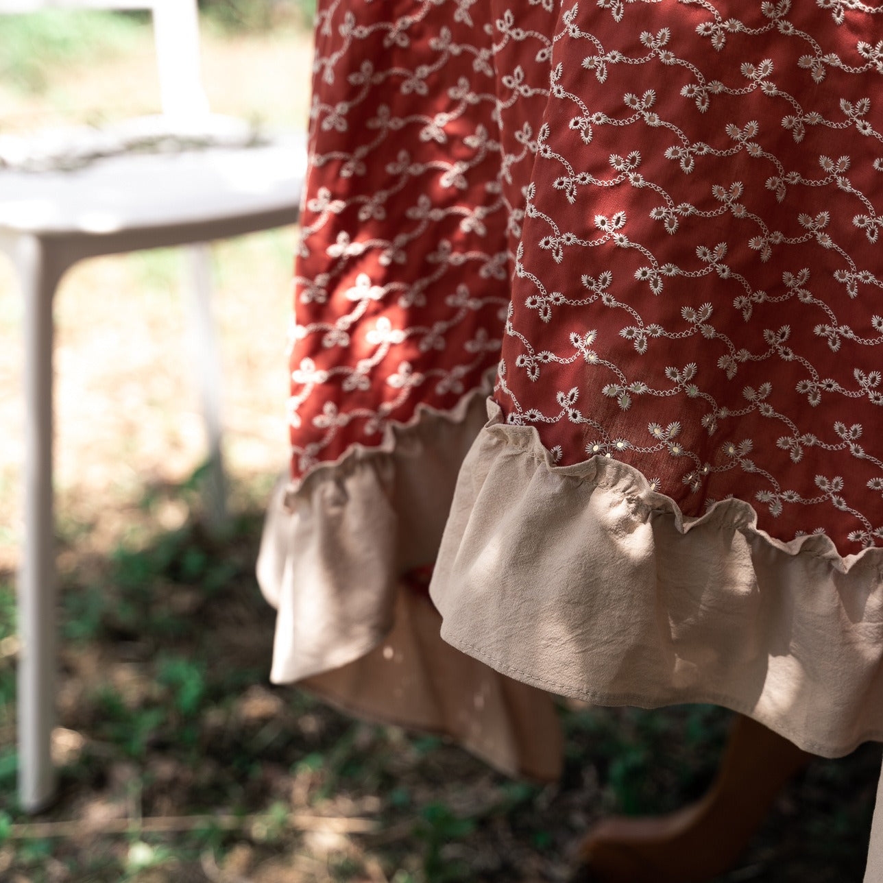 Rustic Ruffle Floral Tablecloth