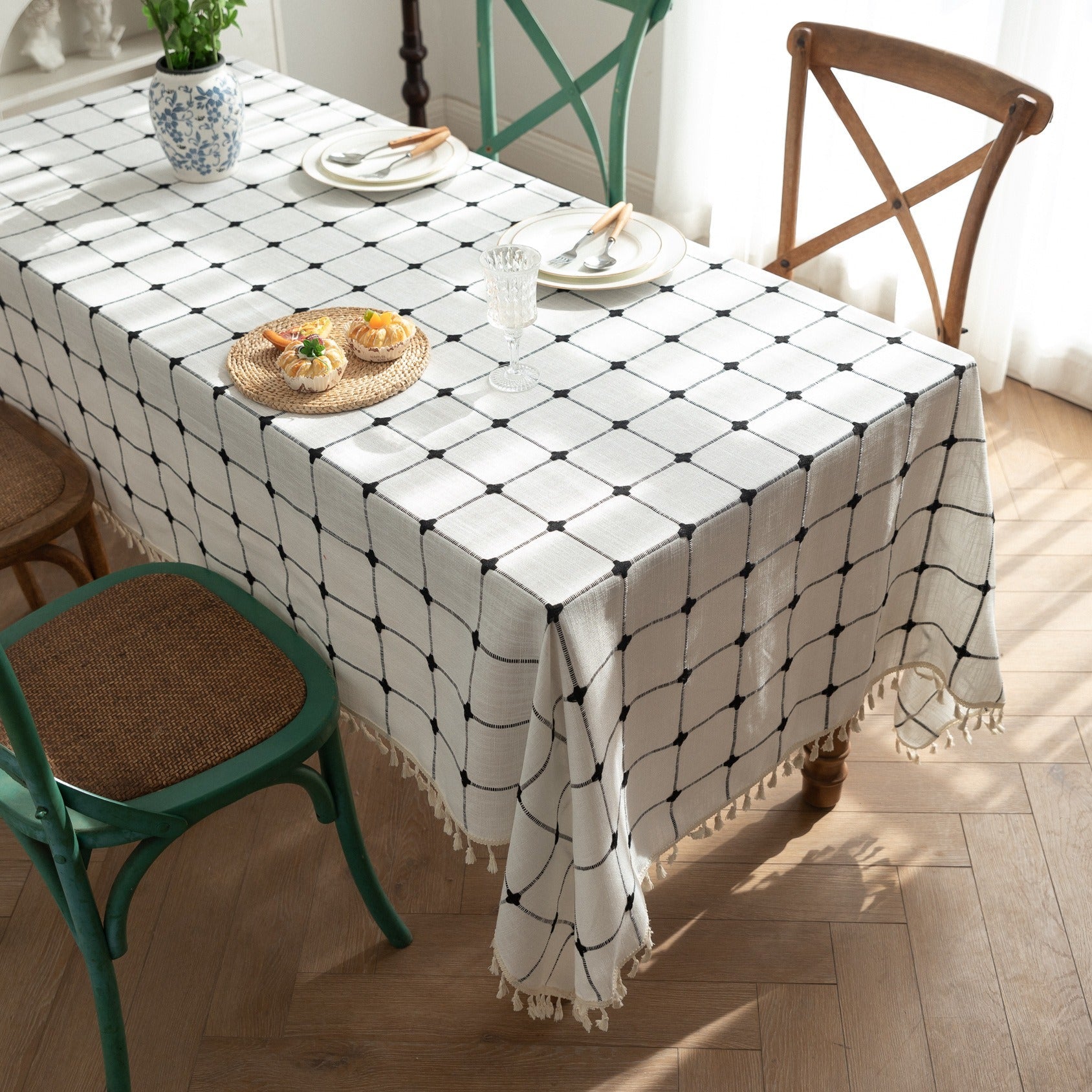 Cottage Grid Tassel Tablecloth