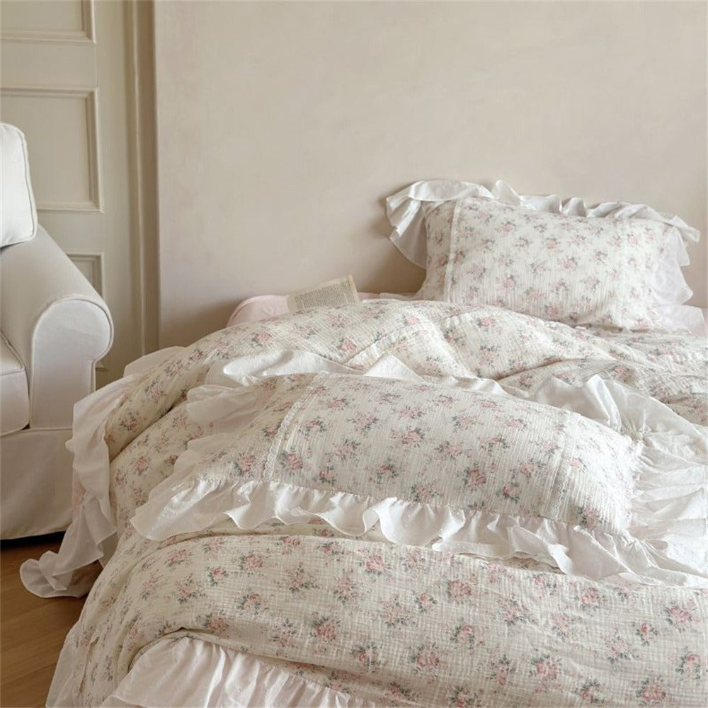 Soft Blooming Bedding Set