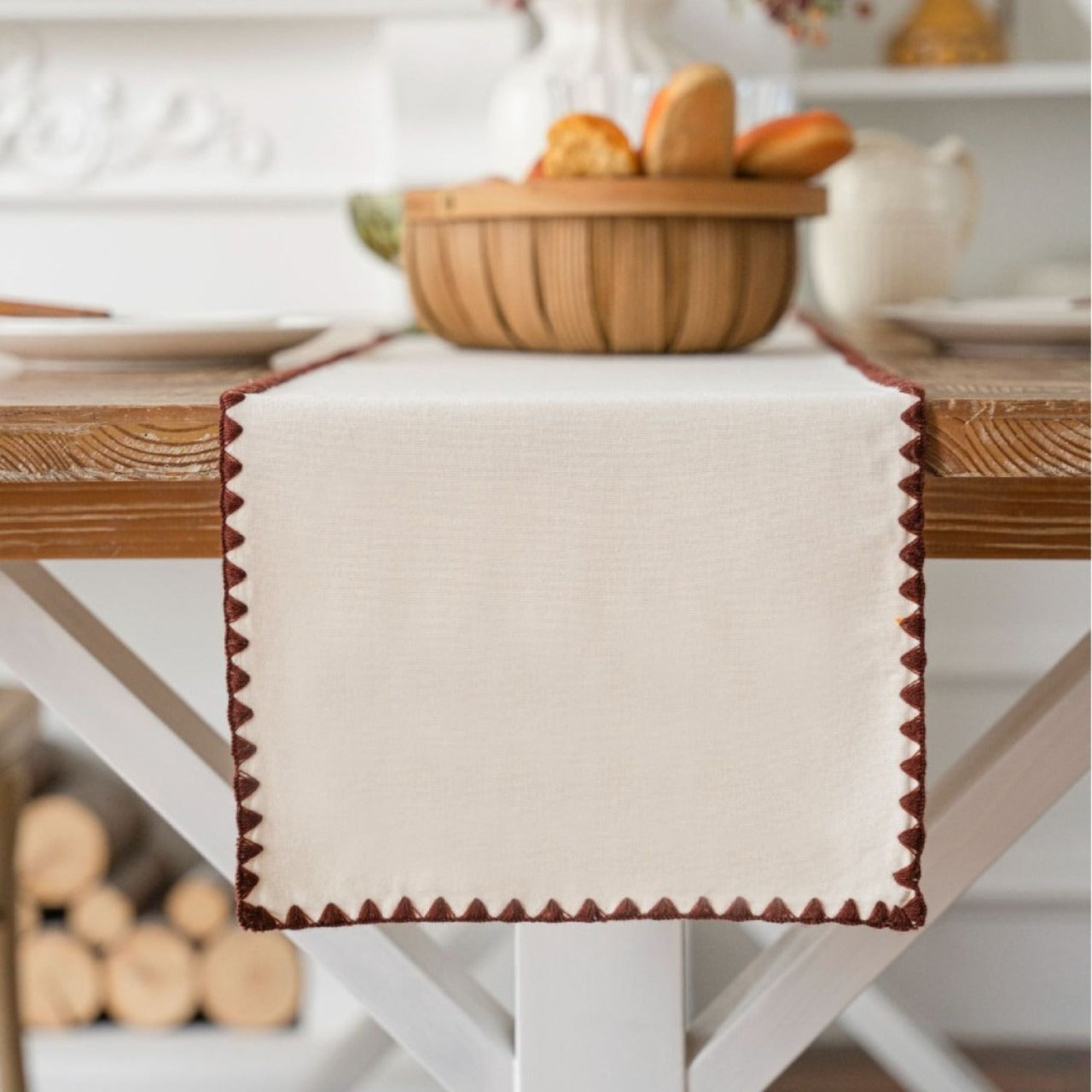 Cottage Scallop Table Runner