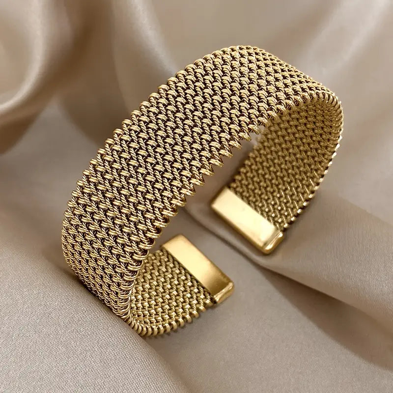 Vellé Open Mesh Bracelet