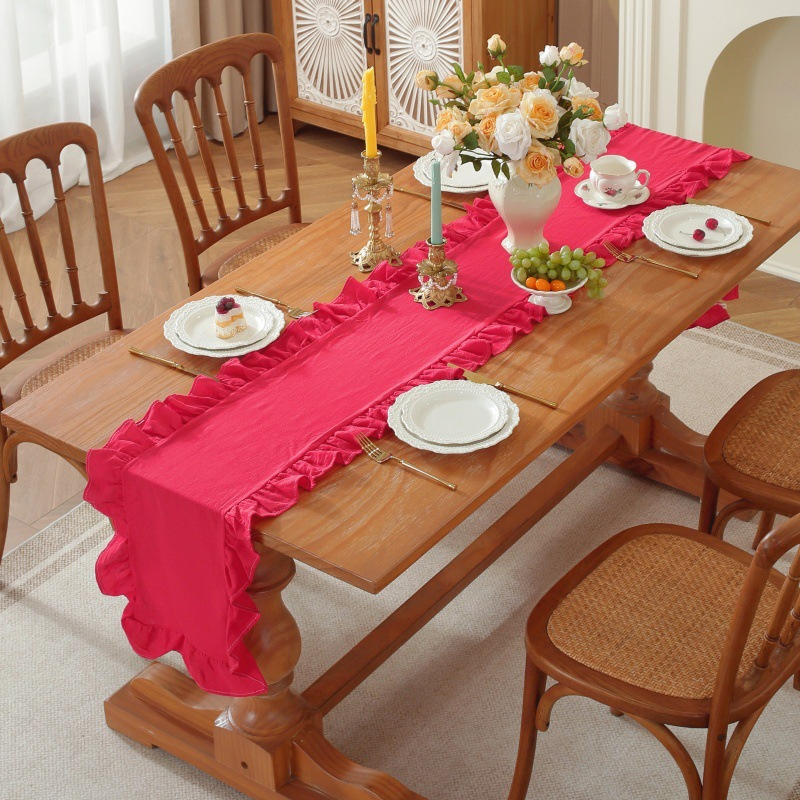 Sweet Ruffle Table Runner