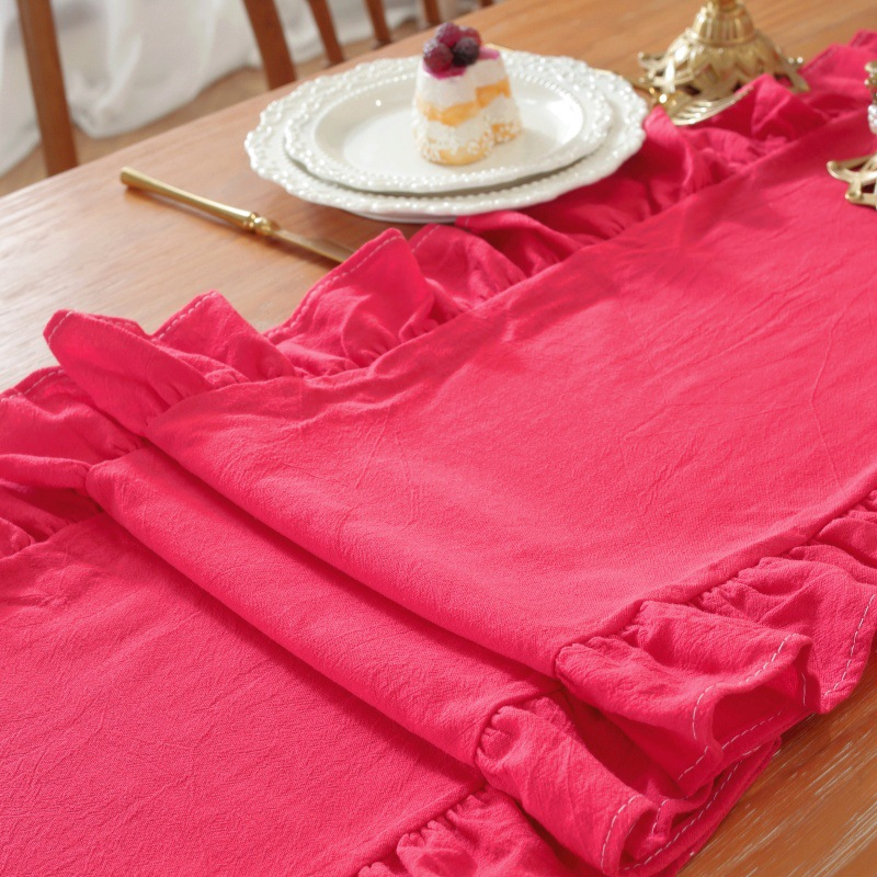 Sweet Ruffle Table Runner