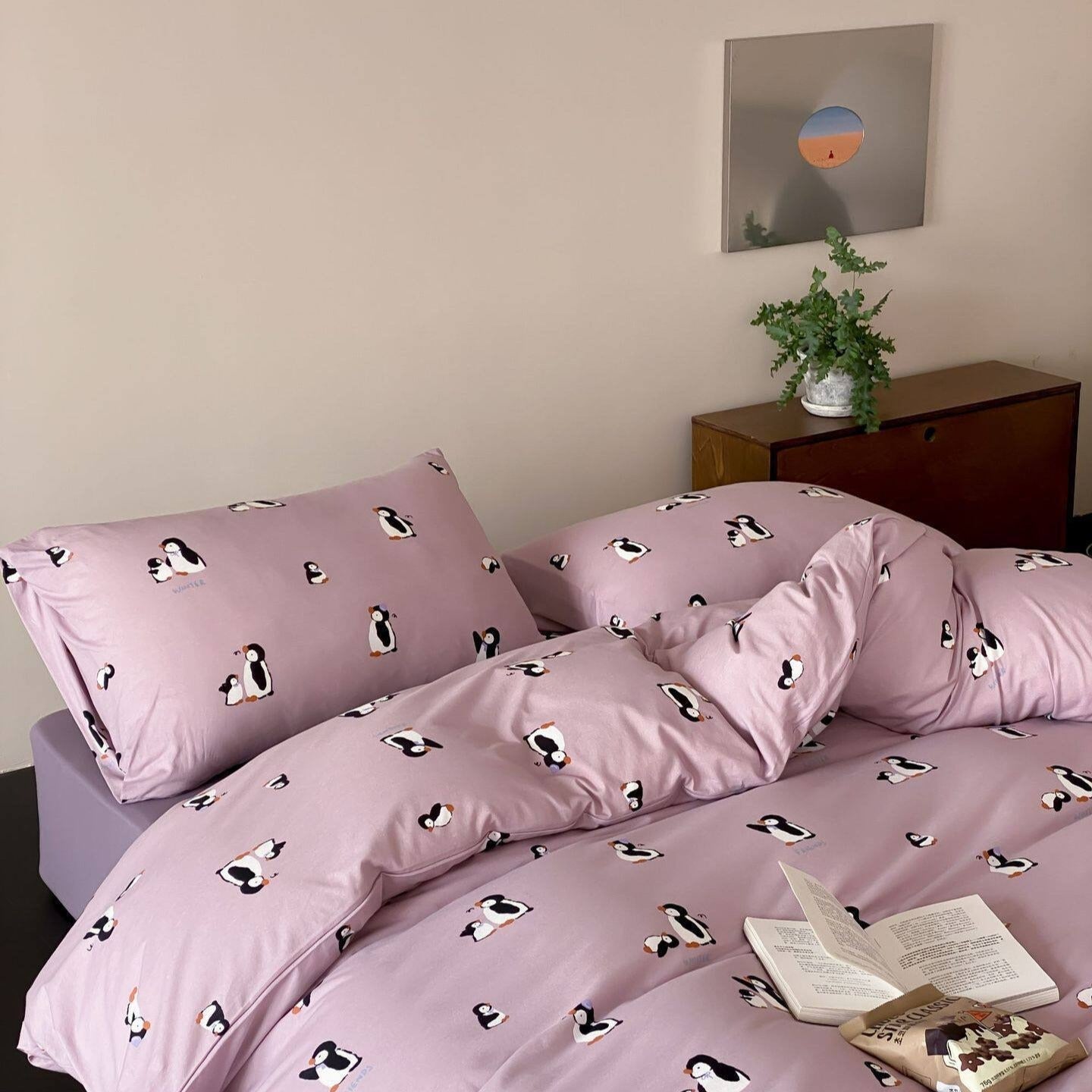 Penguin Party Dots Bedding Set