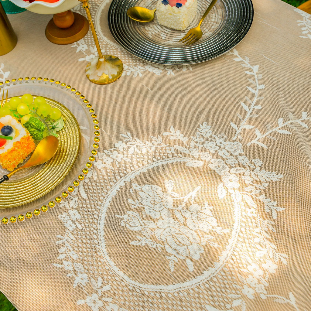 Wreath Lace Scallop Tablecloth