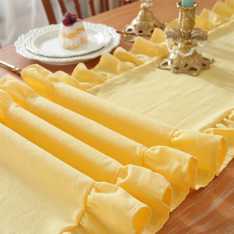 Sweet Ruffle Table Runner