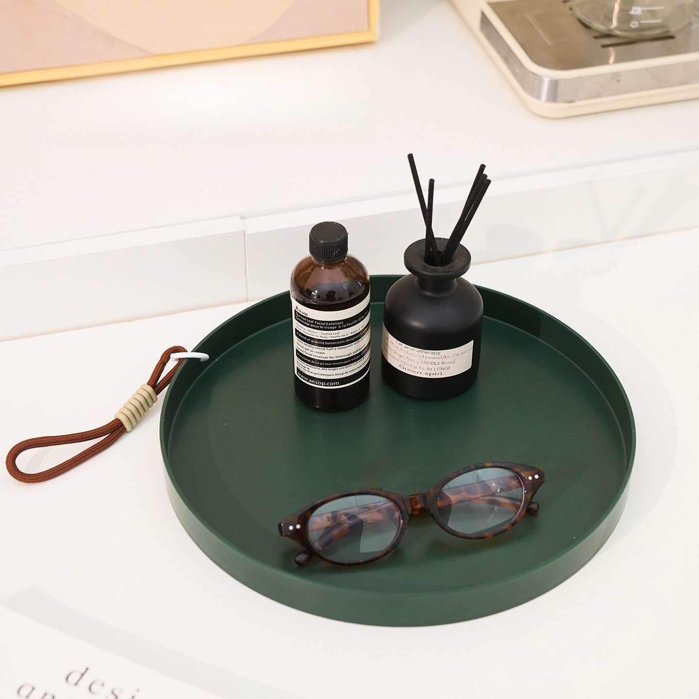 Hang & Hold Tray