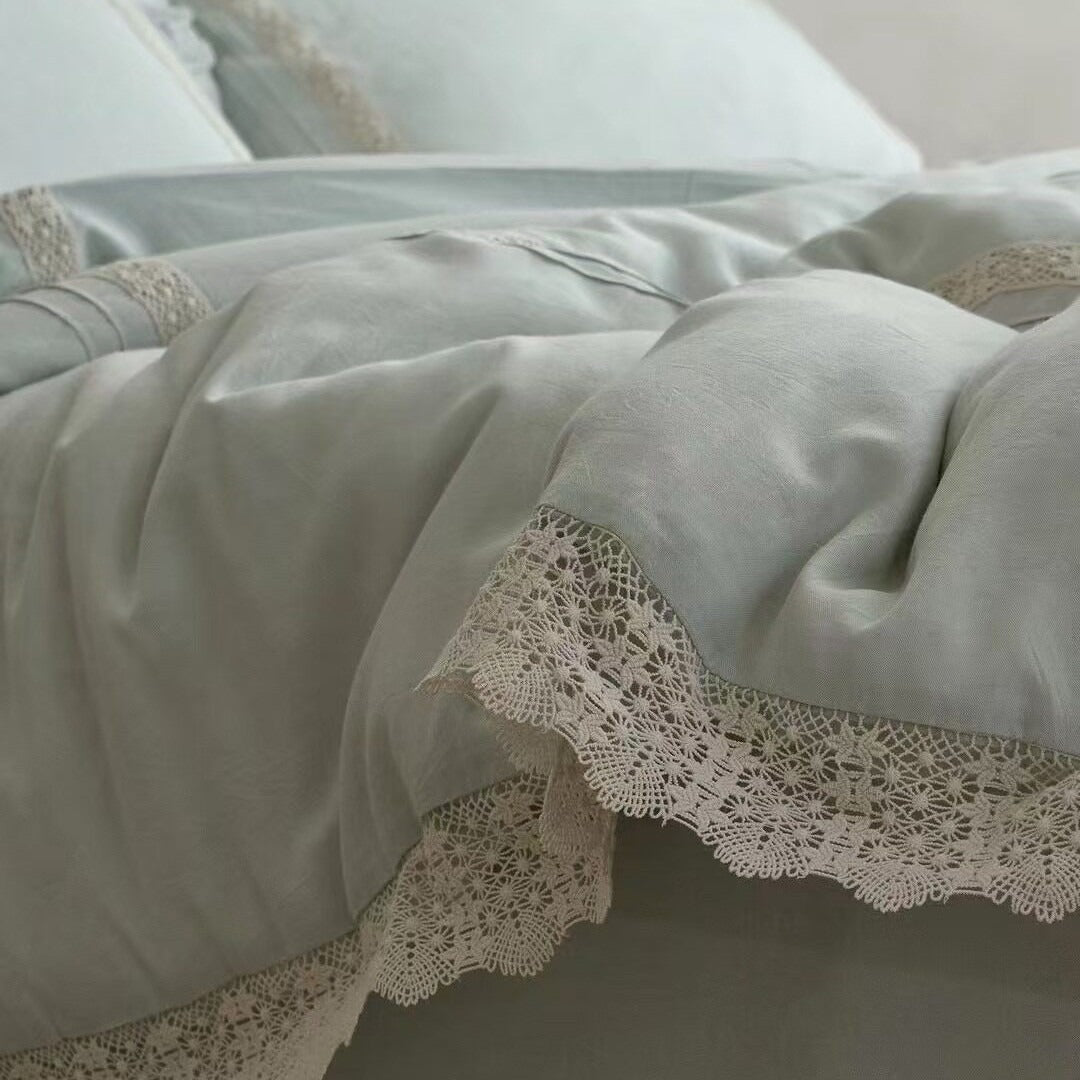 Dreamy Lace Trim Bedding Set