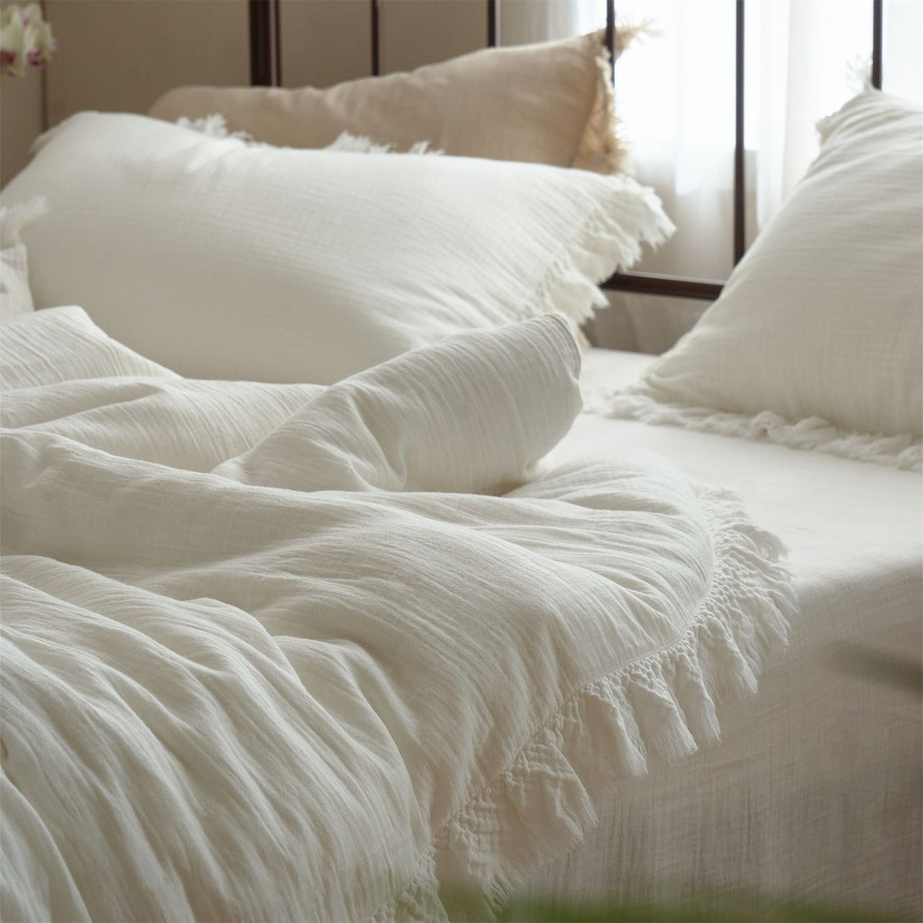 Cloud Tassel Bedding Set