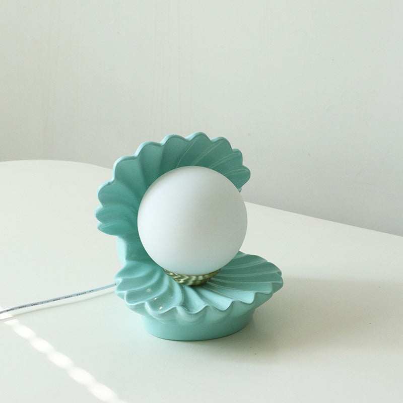 Lustre Shell Table Light