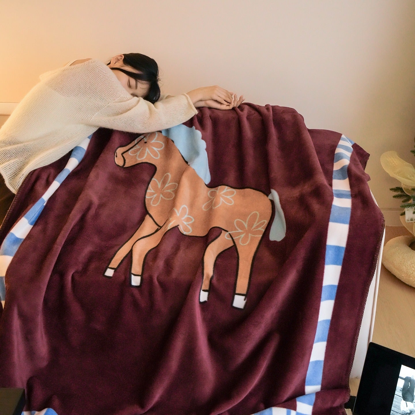 Dreamy Pony Throw