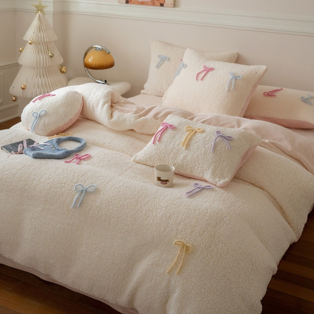Bow on Cake Bedding Set