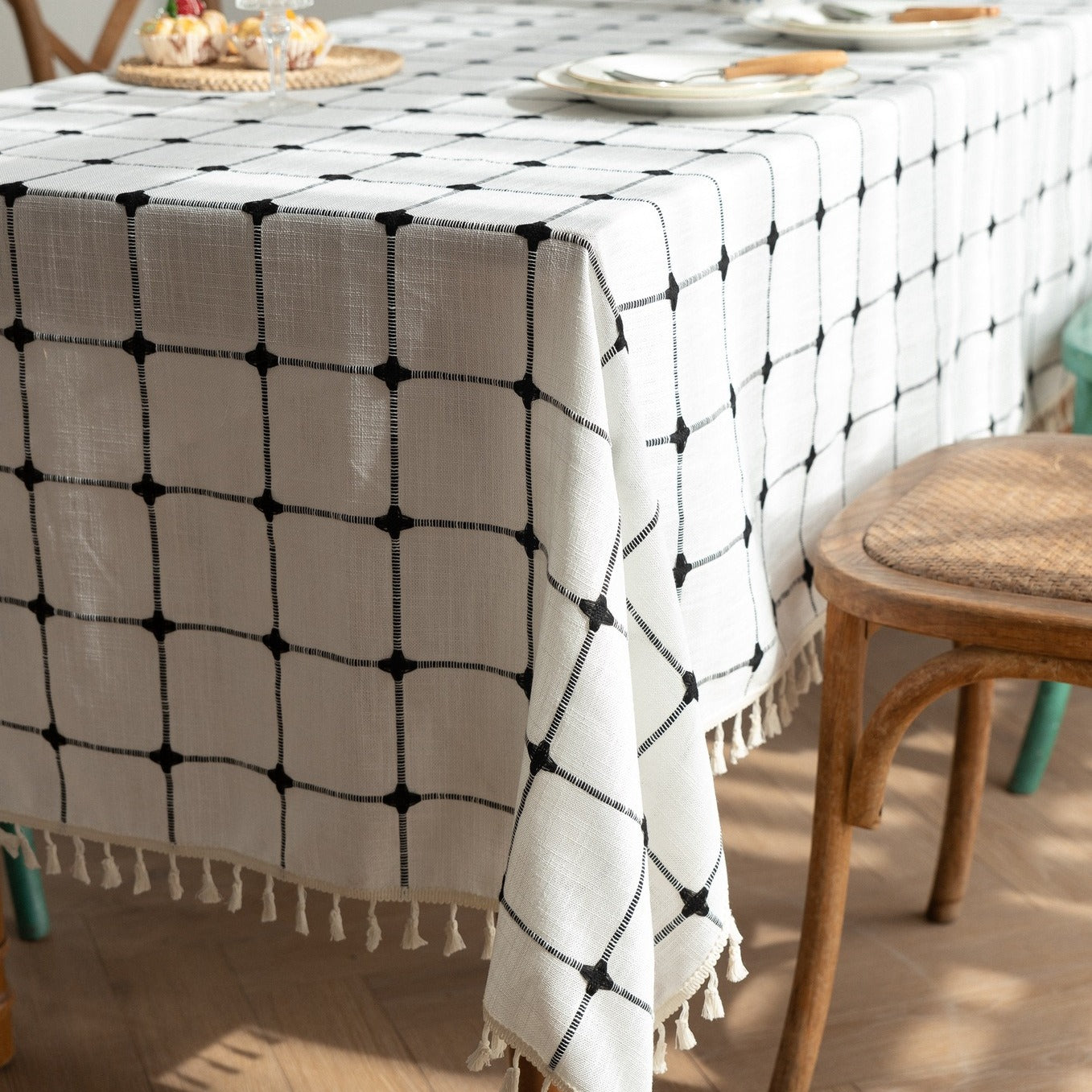 Cottage Grid Tassel Tablecloth