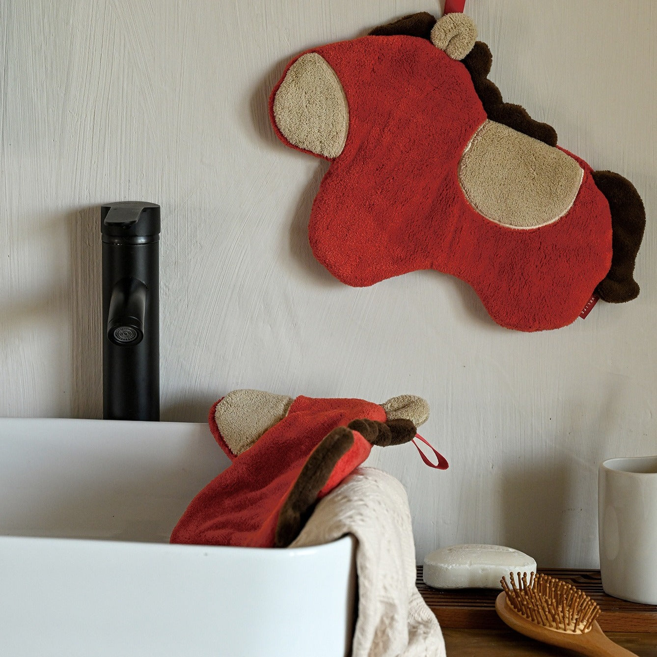 Red Horse Hanging Hand Towel Set