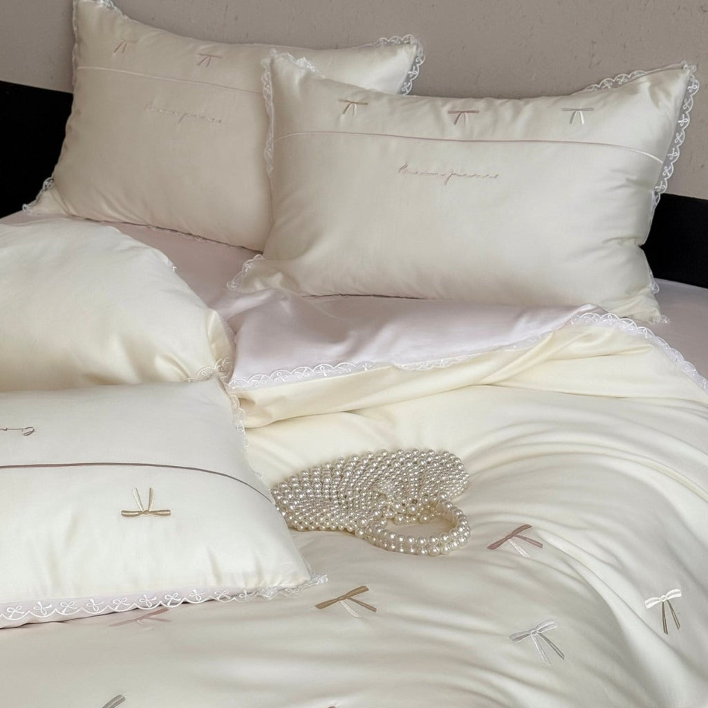 Girl Crush Bedding Set