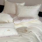 Girl Crush Bedding Set