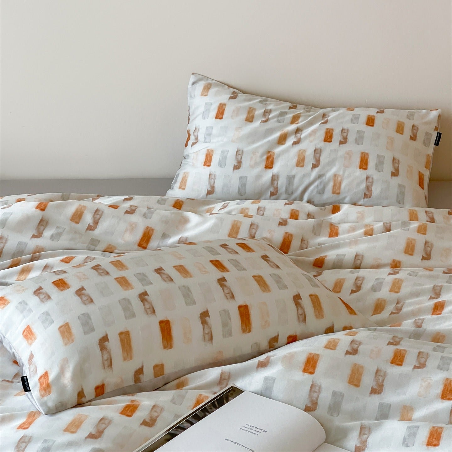 Icy Luster Bedding Set