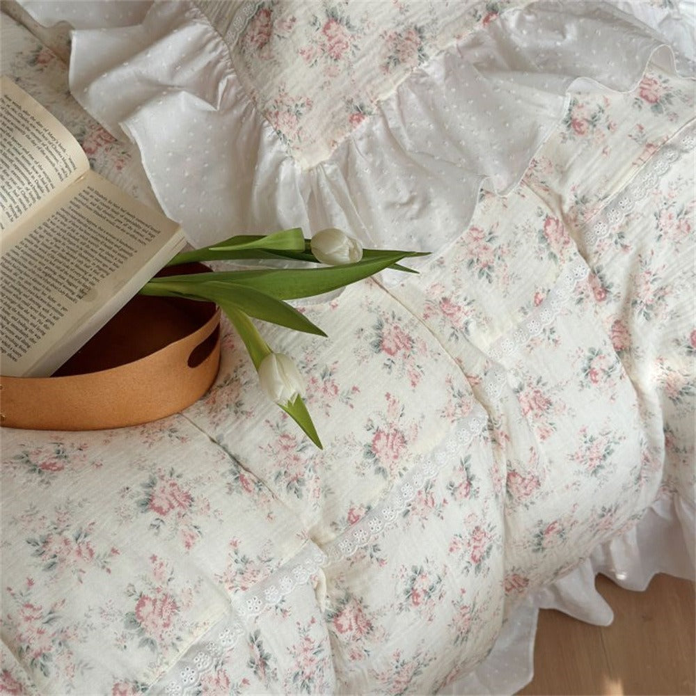 Soft Blooming Bedding Set
