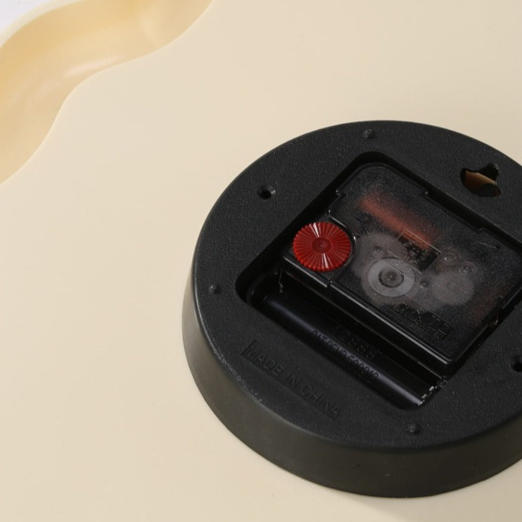 Wavy Edge Clock