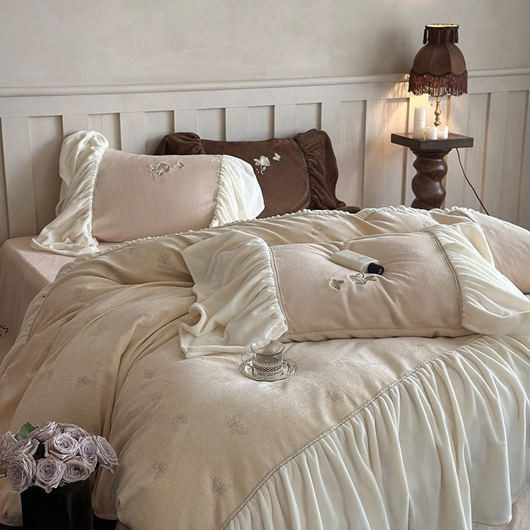 Butterfly Ruffle Plush Bedding Set