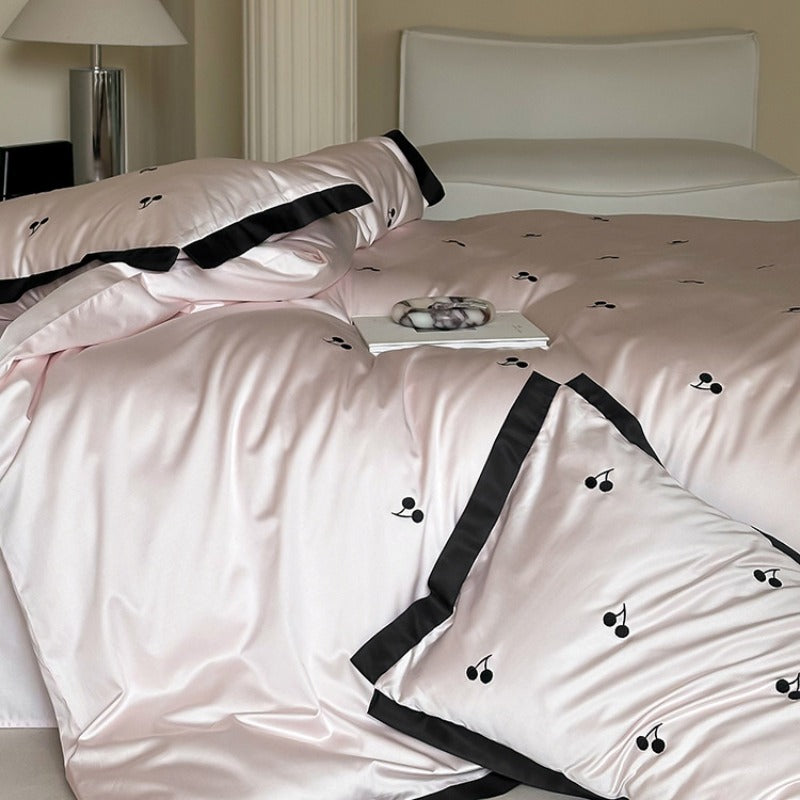 Black Line Bedding Set - Cherry